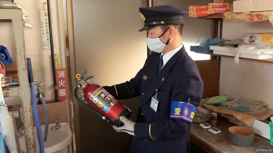 越前がに漁解禁目前!  カニのゆで場を消防が査察